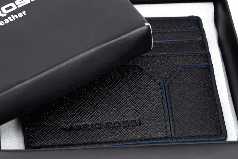 Δερμάτινο πορτοφόλι καρτών Mario Rossi 8932 Blue 5 8 Θήκες για κάρτες συνολικά στο μπροστά και πίσω μέρος του με προστασία RFID και 1 κεντρική θήκη για κάρτες,χαρτονομίσματα ή κέρματα. Εξαιρετική ποιότητα κατασκευής γνήσιο δέρμα Mario Rossi.