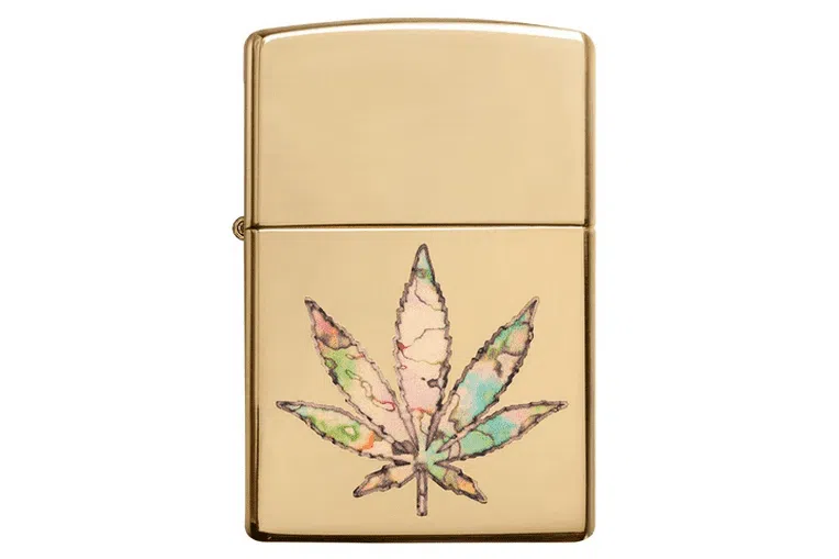 Pot Leaf Fusion Design Zippo 1 Pot Leaf Fusion Design Zippo