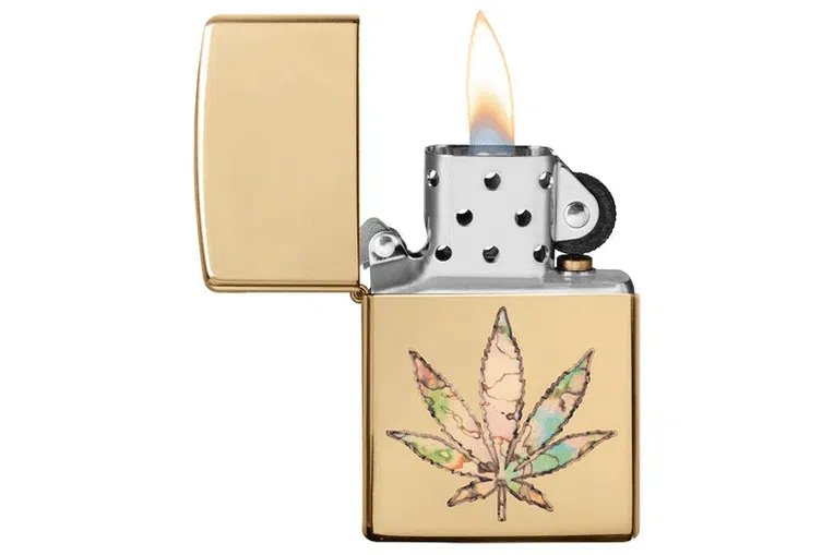 Pot Leaf Fusion Design Zippo 2 Pot Leaf Fusion Design Zippo