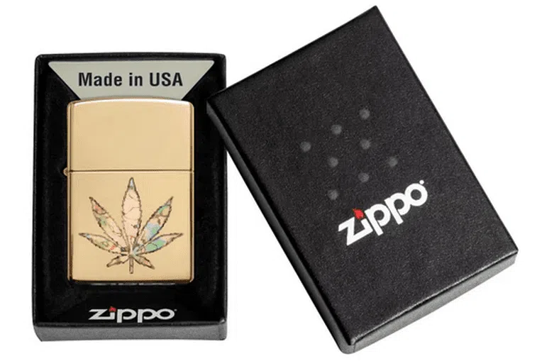 Pot Leaf Fusion Design Zippo 5 Pot Leaf Fusion Design Zippo 3