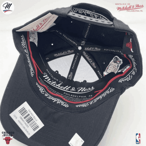 Alternative view of Mitchell & Ness HomeTown Chicago Bulls Τζόκεϊ καπέλο