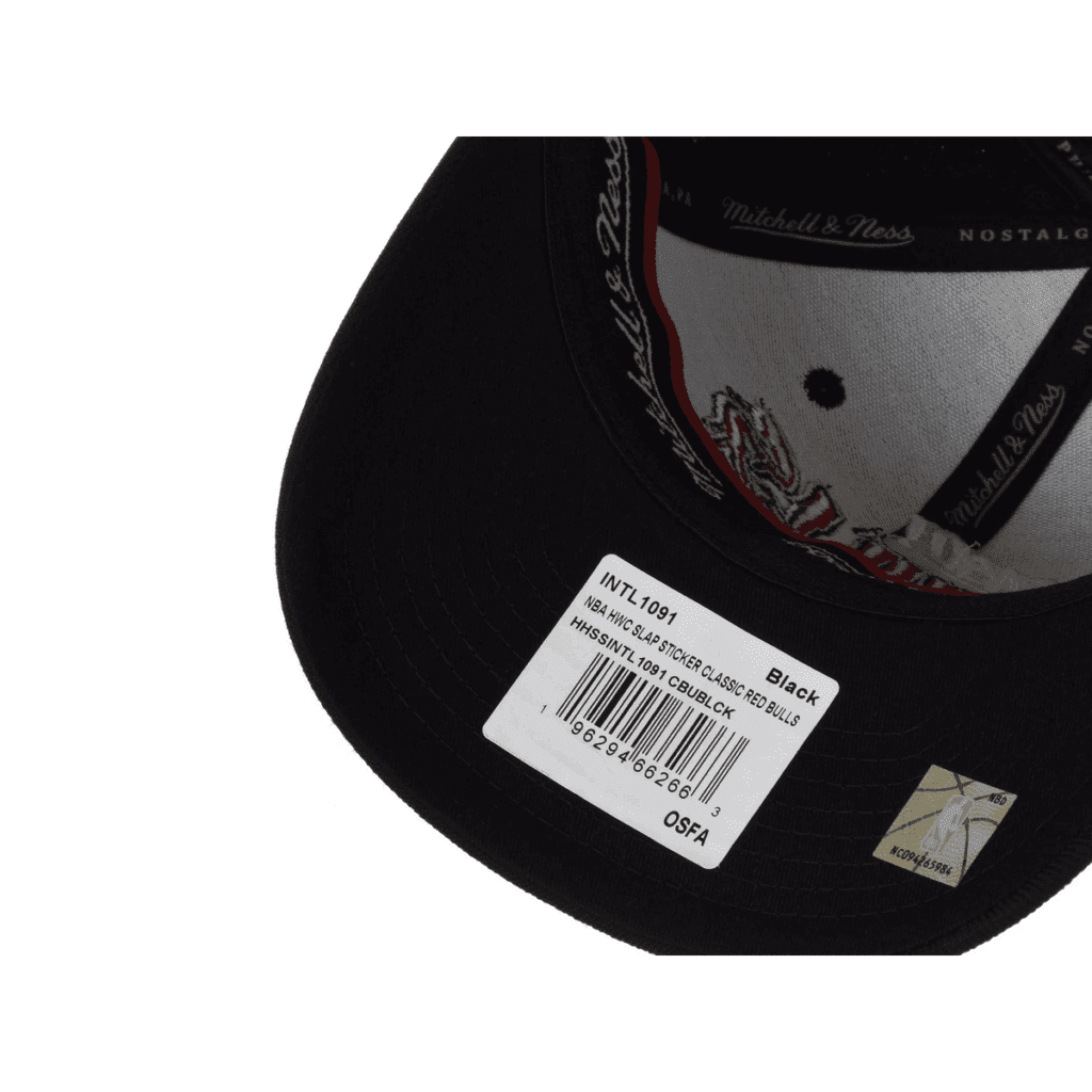 Mitchell & Ness NBA HWC Slap Sticker Classic Red Bulls Cap 3 Mitchell & Ness NBA HWC Slap Sticker Classic Red Bulls Cap 2