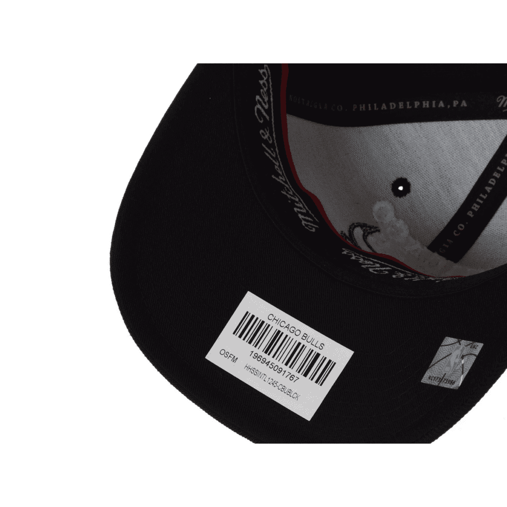 Mitchell & Ness Chicago Bulls Cap Logo 2